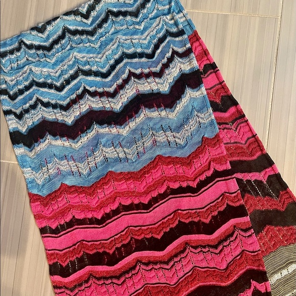 Missoni Viscose Blend Striped Shimmer Scarf. - Picture 4 of 8